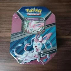 V Heroes Sylveon Tin card image