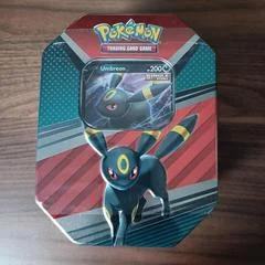 V Heroes Umbreon Tin card image